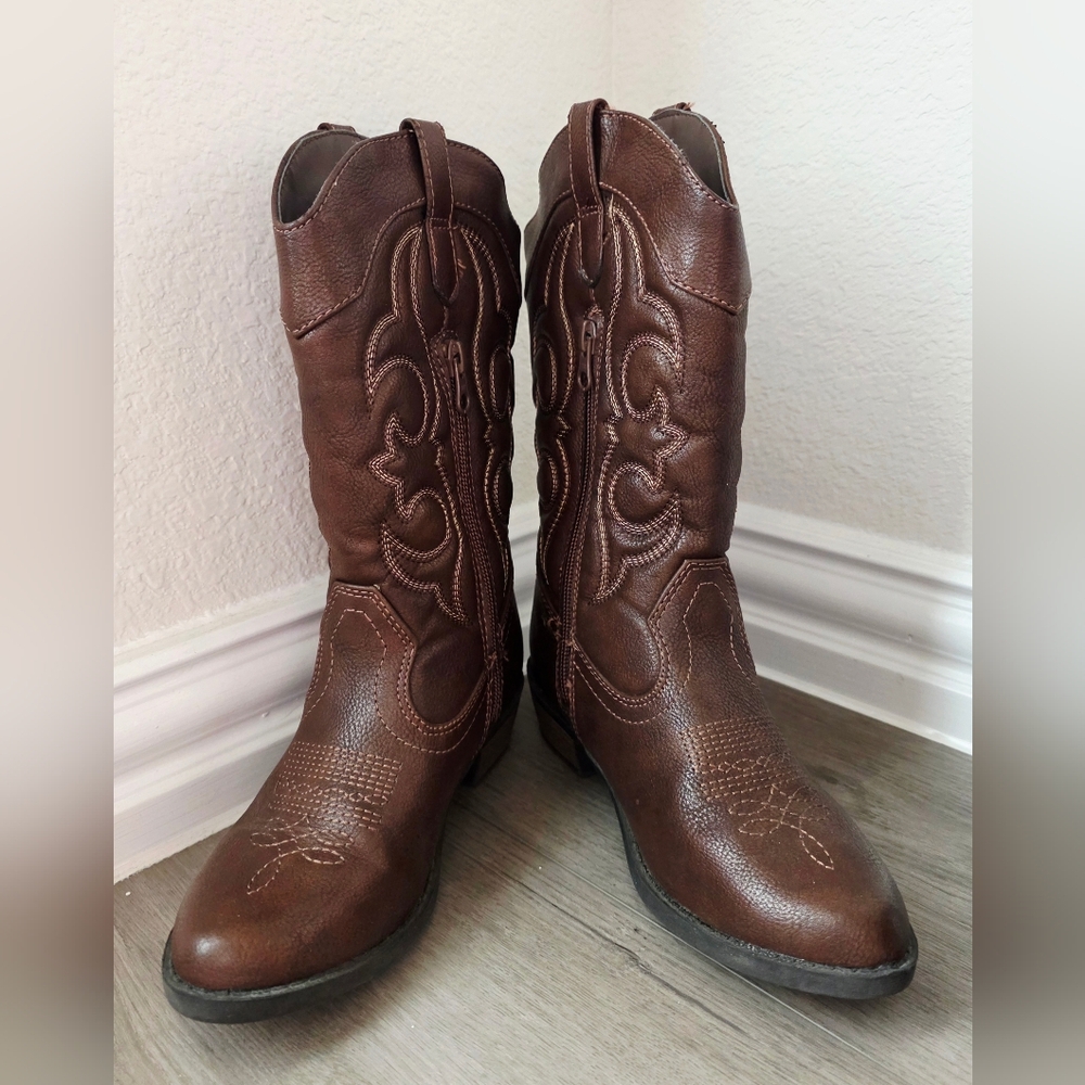 Cat & Jack Brown Kids Boots SIZE 1